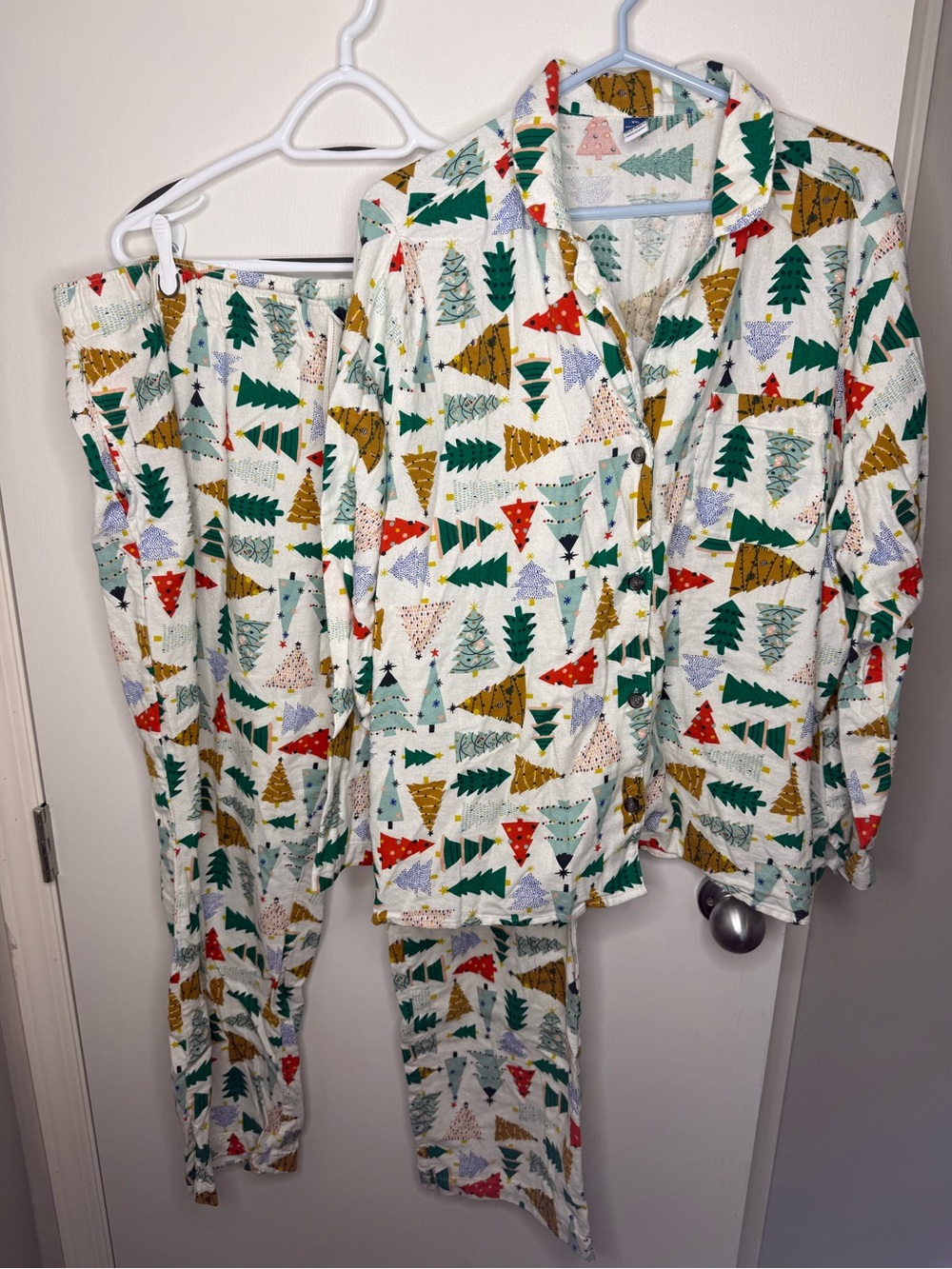 Womens Old Navy White Holiday Tree Print Pajama Set XXL